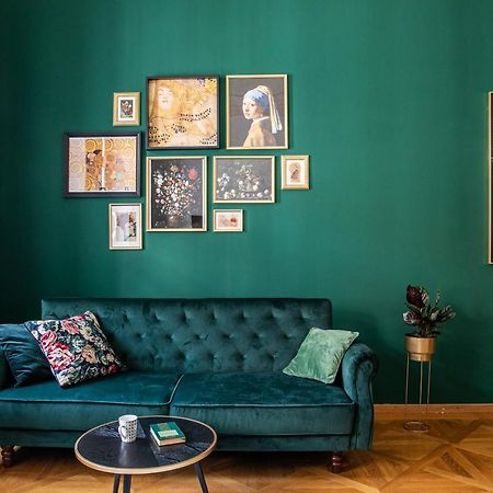 New Stylish 3 Suites Bedrooms Apt In Mala Strana - N2Nd Prague Luaran gambar