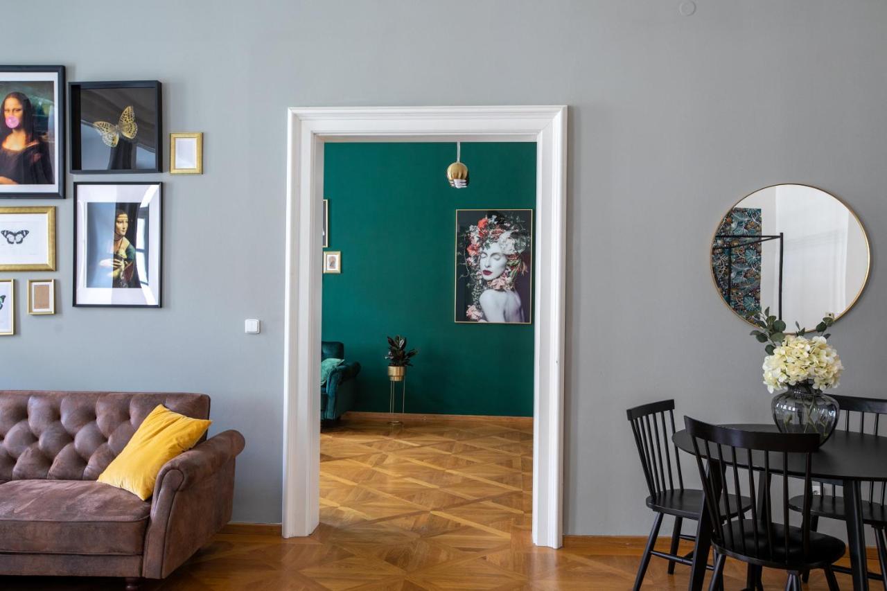 New Stylish 3 Suites Bedrooms Apt In Mala Strana - N2Nd Prague Luaran gambar