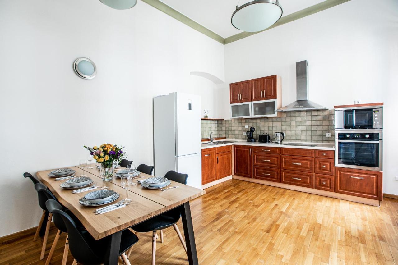 New Stylish 3 Suites Bedrooms Apt In Mala Strana - N2Nd Prague Luaran gambar