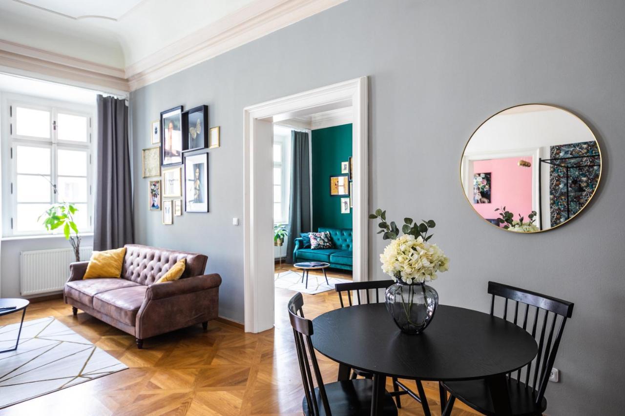 New Stylish 3 Suites Bedrooms Apt In Mala Strana - N2Nd Prague Luaran gambar