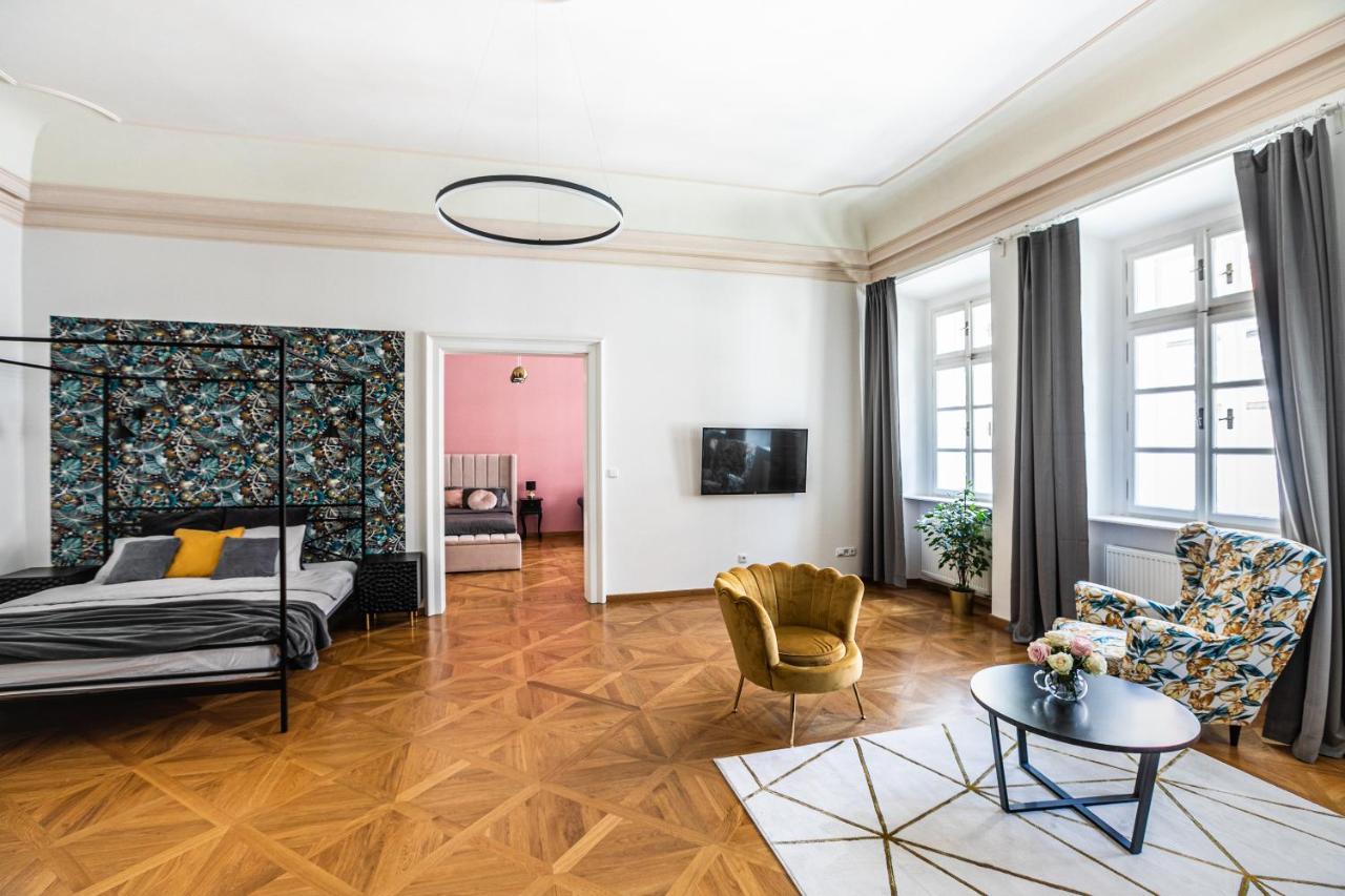 New Stylish 3 Suites Bedrooms Apt In Mala Strana - N2Nd Prague Luaran gambar