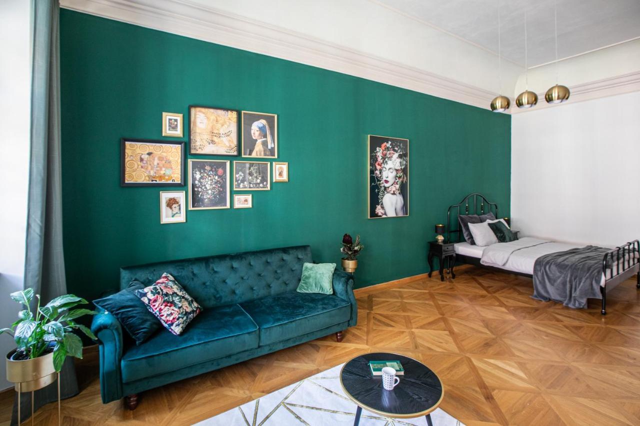 New Stylish 3 Suites Bedrooms Apt In Mala Strana - N2Nd Prague Luaran gambar