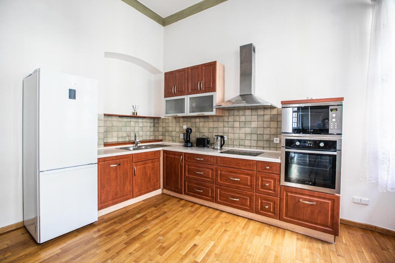 New Stylish 3 Suites Bedrooms Apt In Mala Strana - N2Nd Prague Luaran gambar